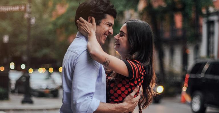 Mateus Solano e Thaila Ayala gravam comédia romântica em Nova York