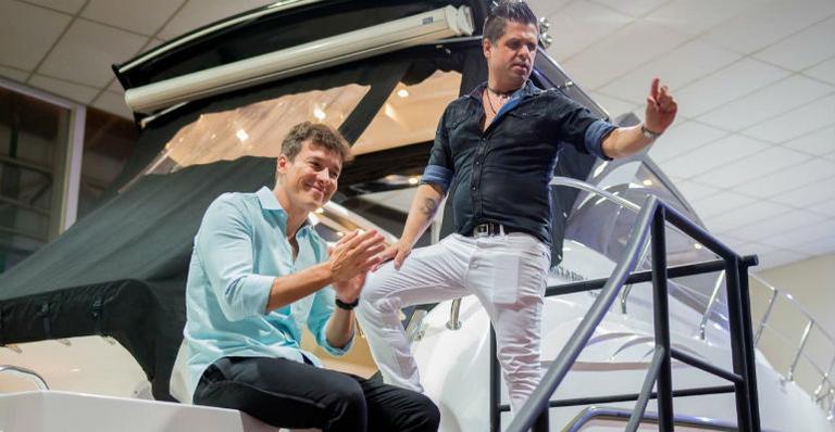 Rodrigo Faro realiza sonho e compra barco luxuoso feito sob medida