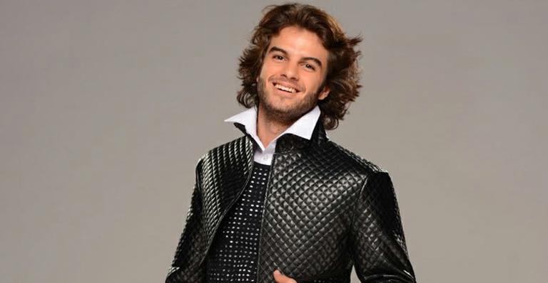 Daniel Blanco estreia em musical e relembra infância: “Morria de vergonha de cantar”
