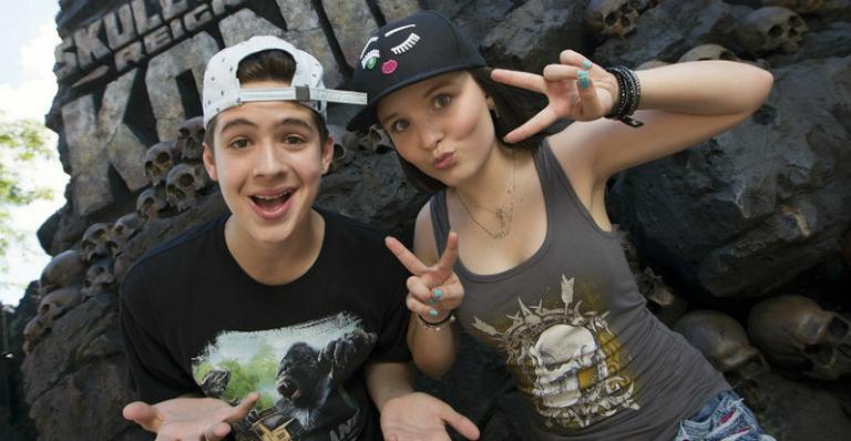 Larissa Manoela e João Guilherme curtem férias em Orlando