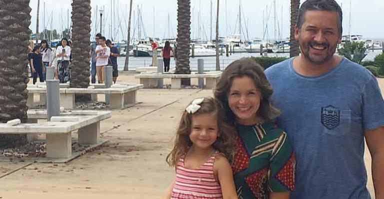 Em viagem para a Flórida, Bianca Castanho posa em família: ‘Amores da minha vida’