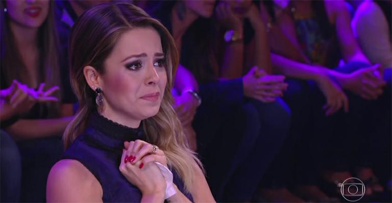 Théo, filho de Sandy, aparece pela primeira vez na TV e mamãe vai às lágrimas