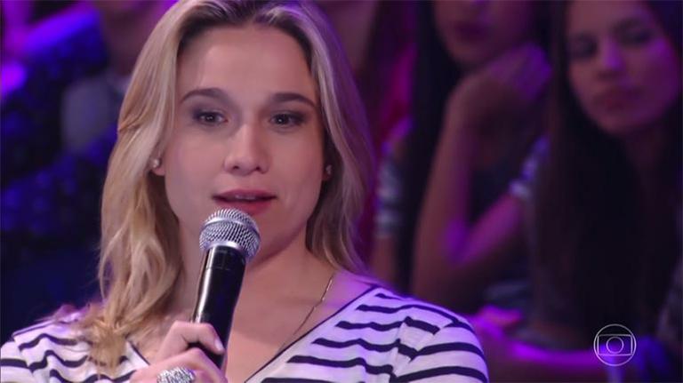 Fernanda Gentil e a namorada levam os filhos para conferir musical infantil