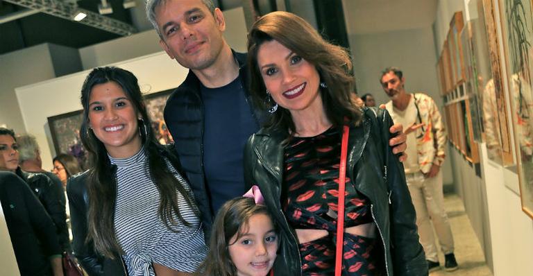 Otaviano, Flavia Alessandra, Giulia e Olívia participam de comemorações em Inhotim