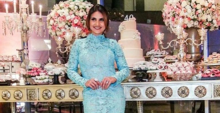 Aline Barros festeja seu aniversário de 40 anos