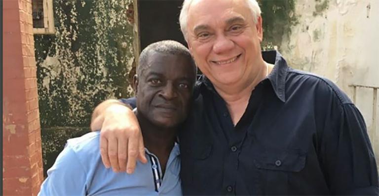 Marcelo Rezende posa ao lado do irmão, José: ‘Pensa numa pessoa que eu amo’
