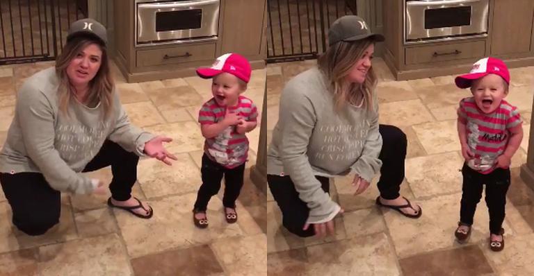 Kelly Clarkson dança com a filha, River Rose, em vídeo