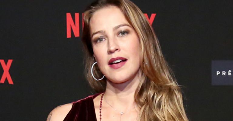 “O peito está de cinema”, diz Luana Piovani após colocar silicone