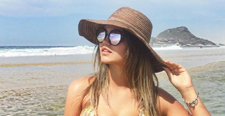 Suzanna Freitas mostra foto na praia e encanta fãs: “Uma sereia”