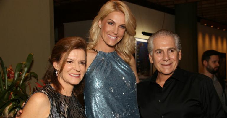 Ana Hickmann é madrinha de ação beneficente em SP