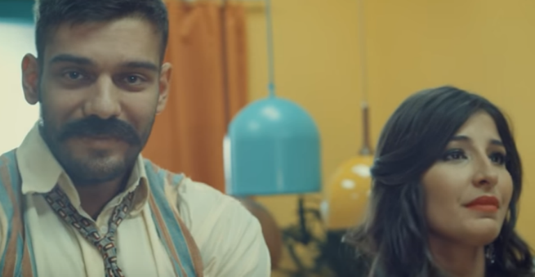 Lucas Lucco é um mexicano mulherengo no clipe da música “De Buenas”