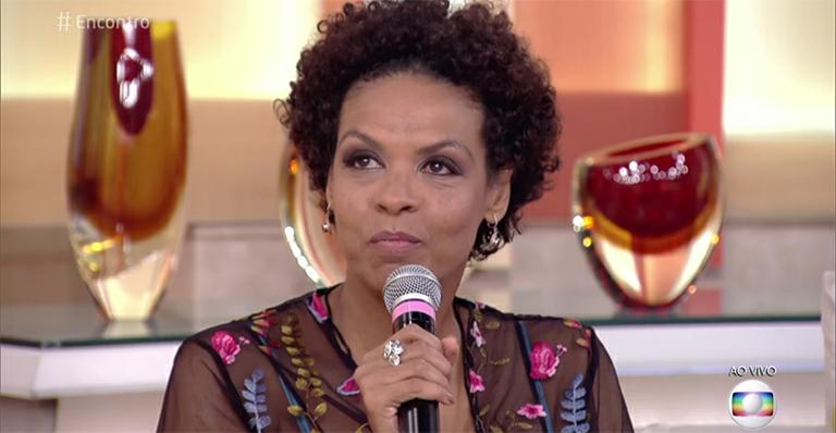 Ana Carbatti fala do processo de adoção do filho