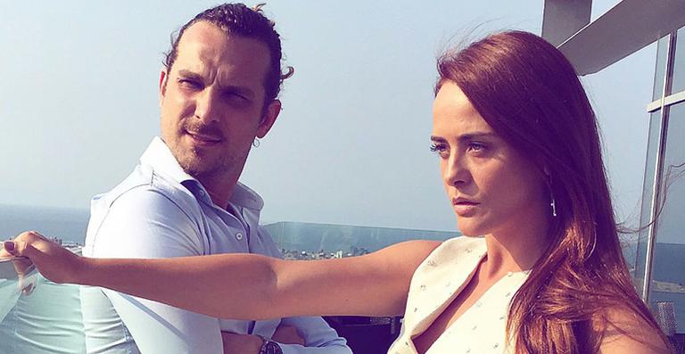 Juliana Silveira e Igor Rickli lançam novela em Angola