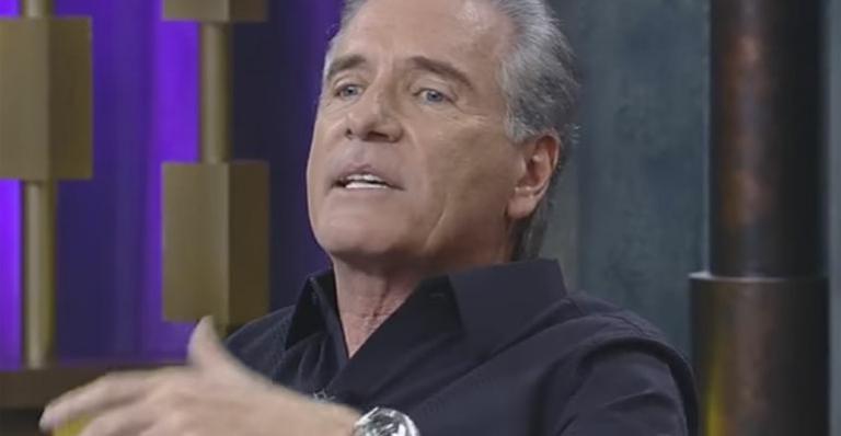 Na TV, Roberto Justus rebate críticas que sofre por ter casado com mulheres mais jovens