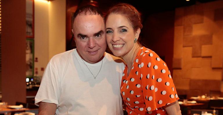 Poliana Abritta e mais famosos celebram com Reinaldo Lourenço em almoço