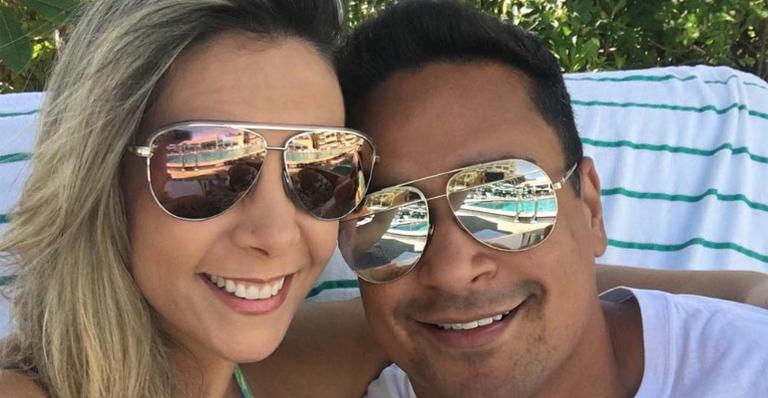 Xanddy faz declaração de amor para Carla Perez