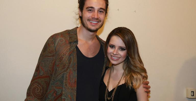Sandy festeja o sucesso da música ‘Me Espera’, parceria com Tiago Iorc