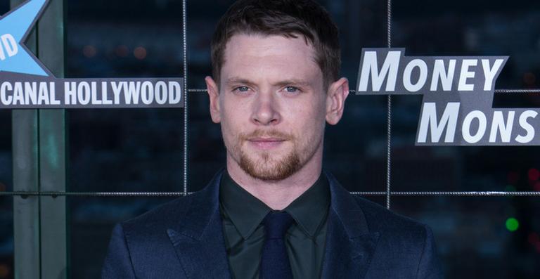 Jack O’Connell interpretará Alexander McQueen no cinema