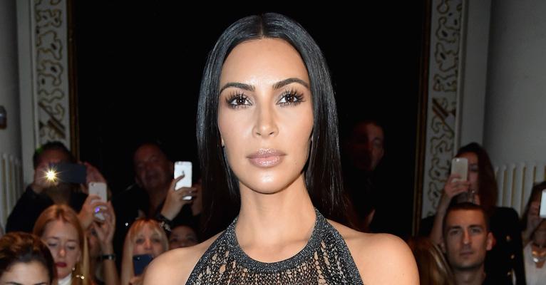 Ela está de volta! Após assalto, Kim Kardashian volta a gravar reality show