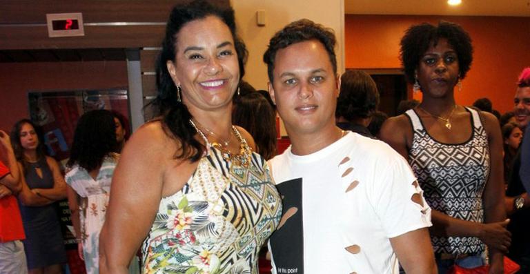 Solange Couto comemora seus 7 anos de casamento