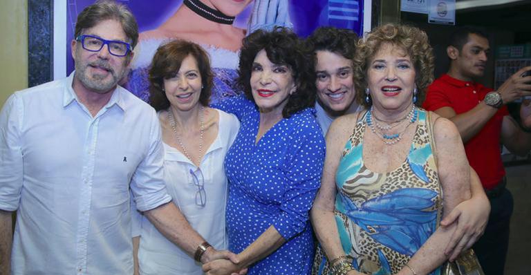 Lady Francisco comemora sua estreia no teatro: “Tinha vontade de fazer algo diferente”
