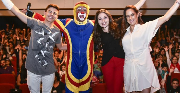 Thomaz Costa e Silvia Abravanel participam de evento beneficente em São Paulo