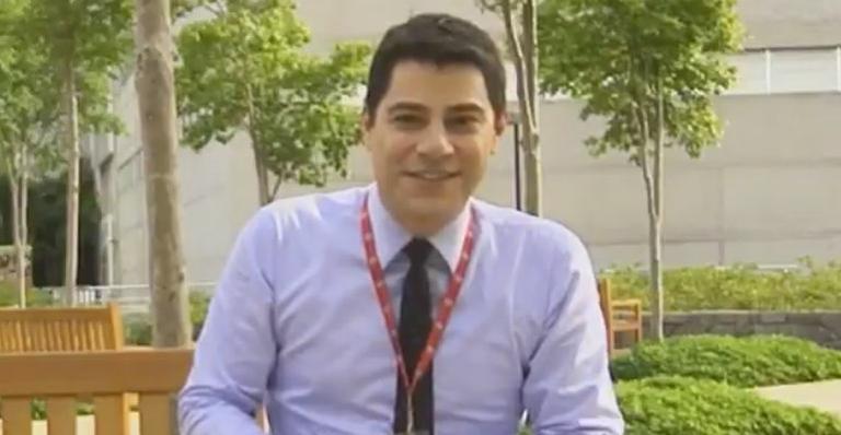 Evaristo Costa revela como tira as fotos para as redes sociais