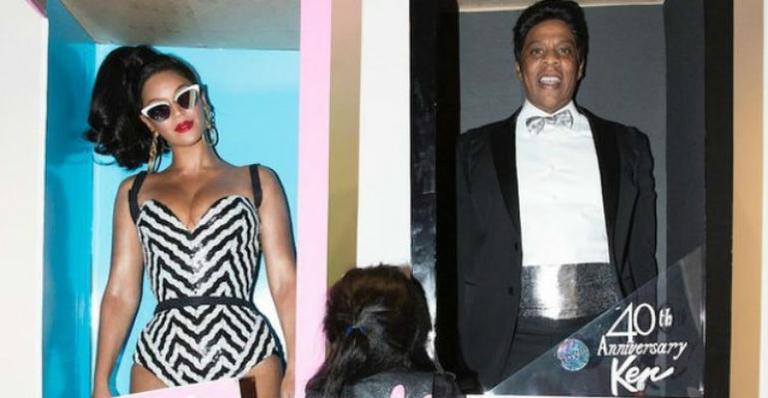 Beyoncé e Jay Z se fantasiam de Barbie e Ken para festa de Halloween