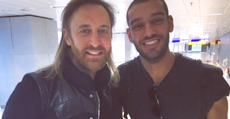Lucas Lucco encontra DJ francês David Guetta no avião