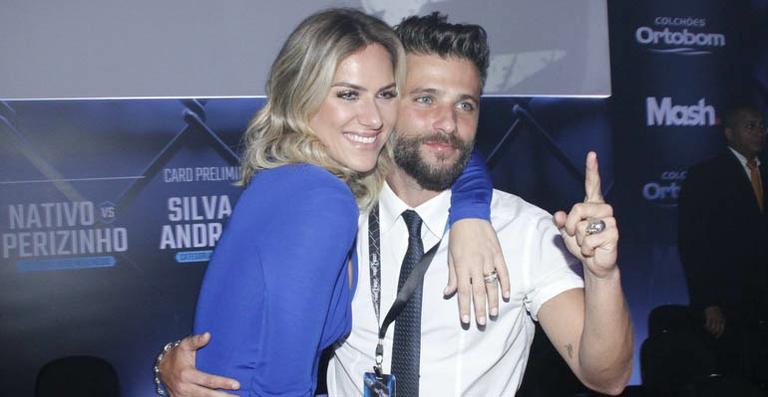 Bruno Gagliasso: carinho de Giovanna Ewbank em evento no Rio