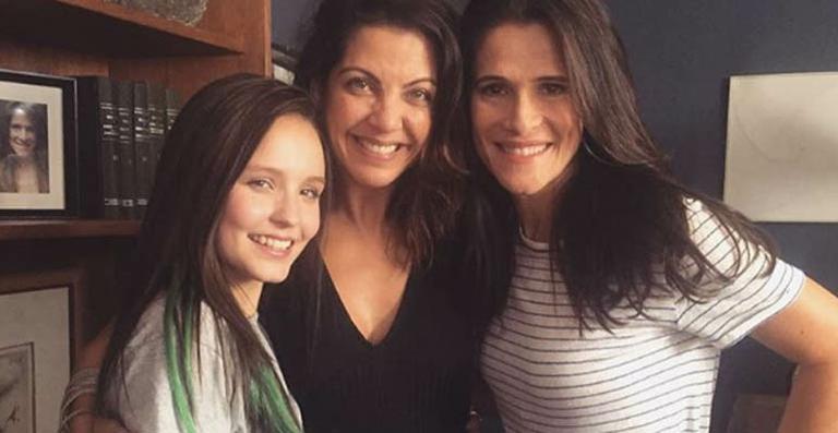 Larissa Manoela e Ingrid Guimarães cantam no clipe de novo filme