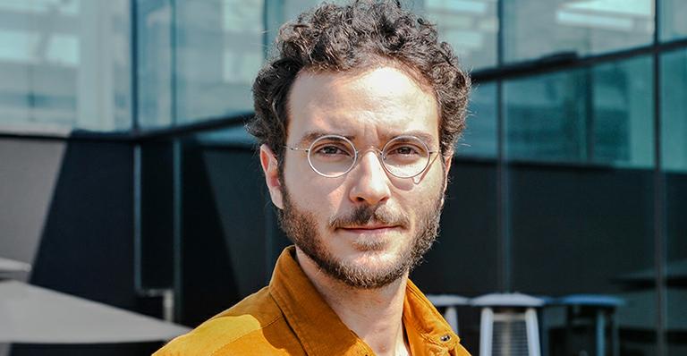 João Campos se vê como espelho de seu papel na novela das 9: ‘O engajamento político nos une’