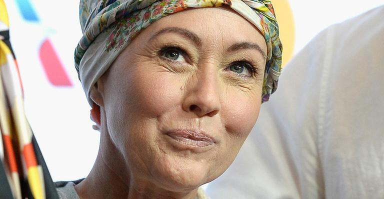 Shannen Doherty ganha prêmio por sua coragem e diz que o câncer revelou quem são seus verdadeiros amigos