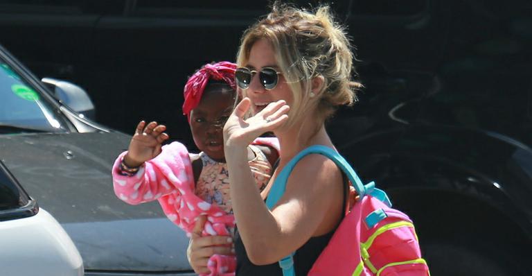 Titi, filha de Giovanna Ewbank e Bruno Gagliasso, esbanja estilo na aula de natação