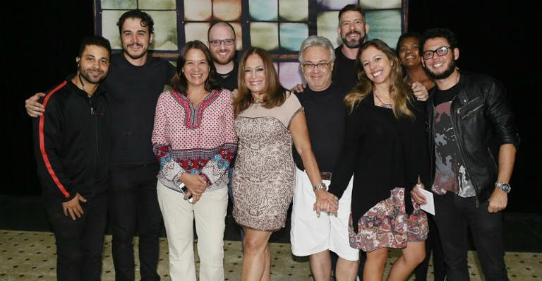 Susana Vieira estrela ‘Uma Shirley Qualquer’ no teatro
