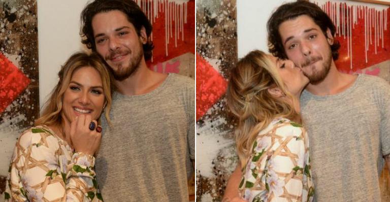 Giovanna Ewbank prestigia exposição do irmão, Gian Lucca Ewbank