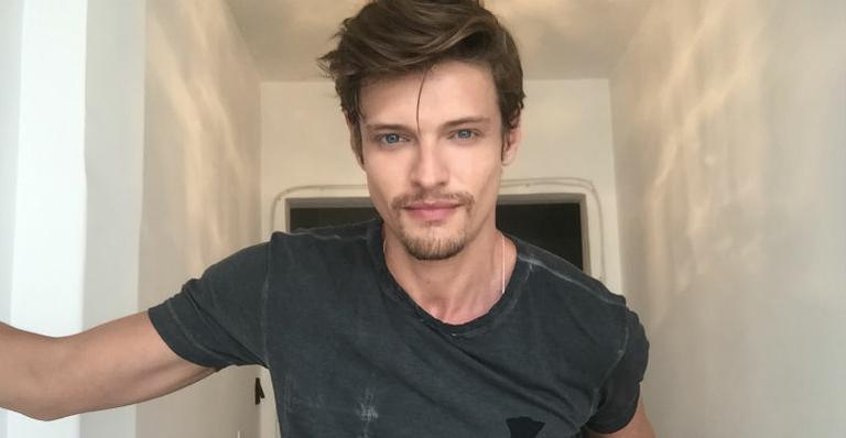 Pierre Baitelli comemora o sucesso de Antonio, seu personagem em ‘A Lei do Amor’