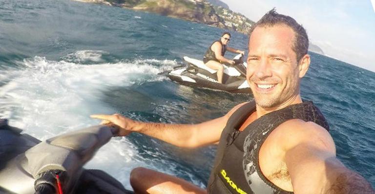 Malvino Salvador curte as férias após ‘Haja Coração’