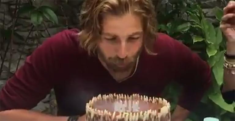 Reynaldo Gianecchini celebra seus 44 anos ao lado da família e dos amigos