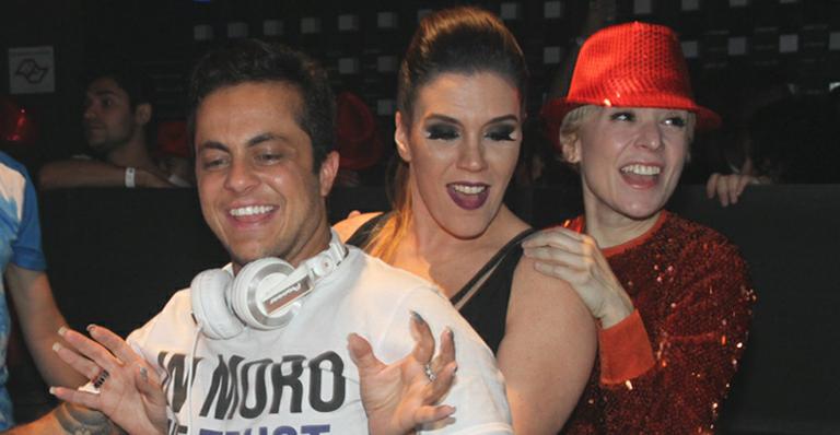 Após fim de noivado, Thammy Miranda curte festa em São Paulo