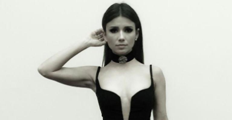 Paula Fernandes mostra seu look para evento do Grammy Latino, em Las Vegas