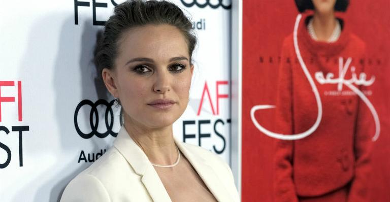 Grávida, Natalie Portman participa da première do seu novo filme, “Jackie”