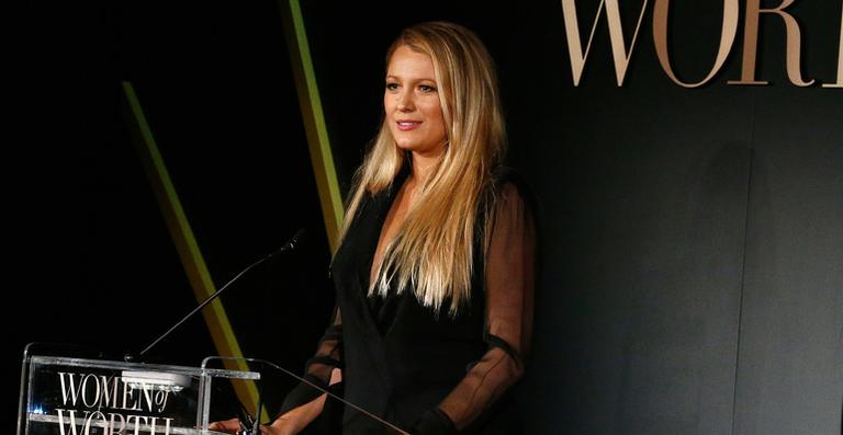 Blake Lively faz primeira aparição pública após o nascimento da segunda filha