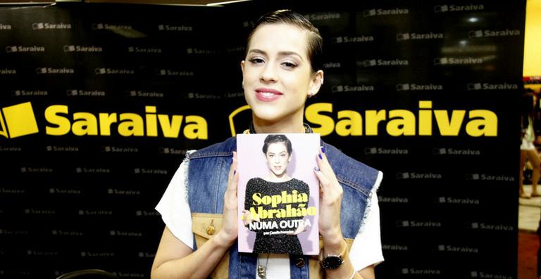 Sophia Abrahão lança a sua biografia no Rio de Janeiro