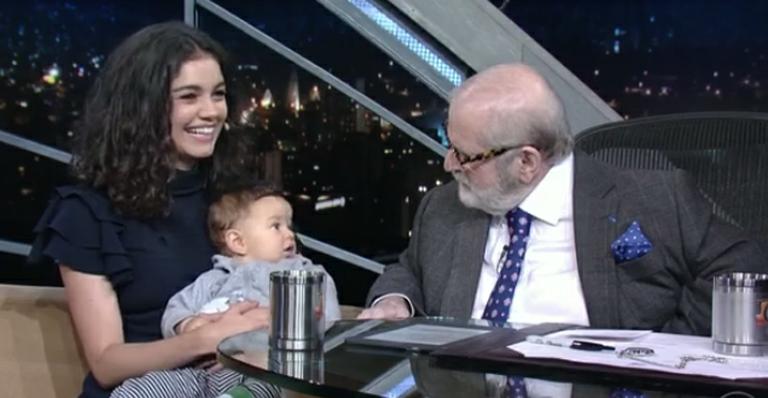 Otto rouba a cena em entrevista de Sophie Charlotte no Programa do Jô
