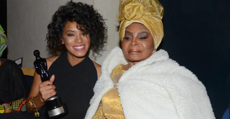 Miss Brasil Raissa Santana tieta Elza Soares na 14ª edição do Troféu Raça Negra