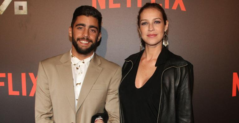 Luana Piovani surpreende Pedro Scooby de lingerie
