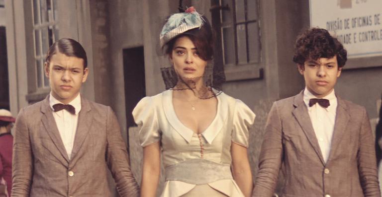 Juliana Paes surge com look de época em nova minissérie