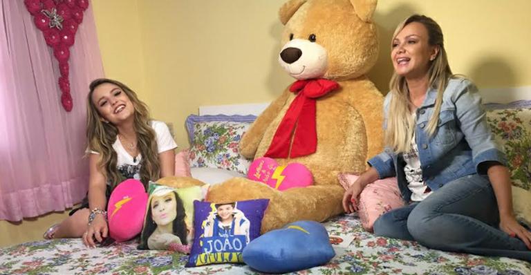 Larissa Manoela mostra sua casa para Eliana e surpreende fãs
