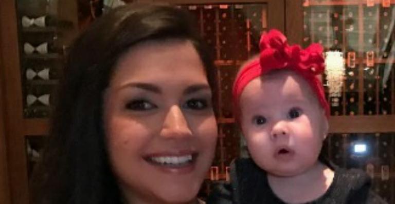 Thaís Fersoza leva Melinda, de 4 meses, ao cinema pela primeira vez